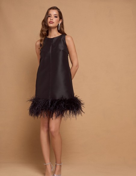 Robe de soirée noire courte avec plumes