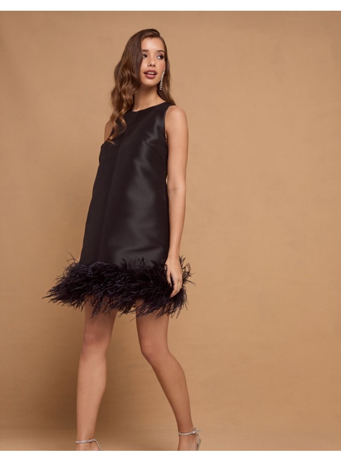 Robe de soirée noire courte avec plumes