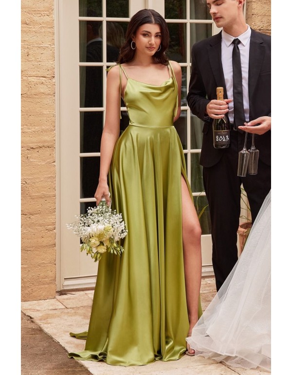 Robe de fête désinfectée avec jupe flottante et bretelles...