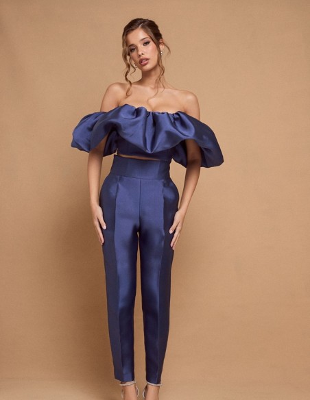 Top de fête bleu avec encolure à maxi volants