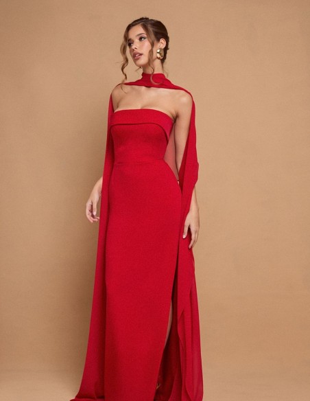 Longue robe de soirée rouge sans bretelles avec cape maxi