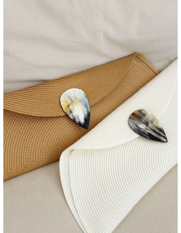 Synthetic raffia bag with teardrop shaft