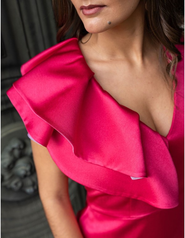 Vestido corto de fiesta con volante en el escote 2