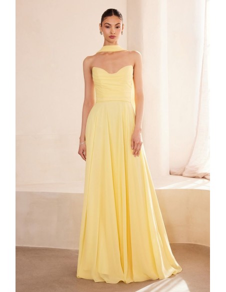 Vestido de invitada largo palabra de honor con falda de vuelo y chal a conjunto, ideal para bodas y eventos especiales.