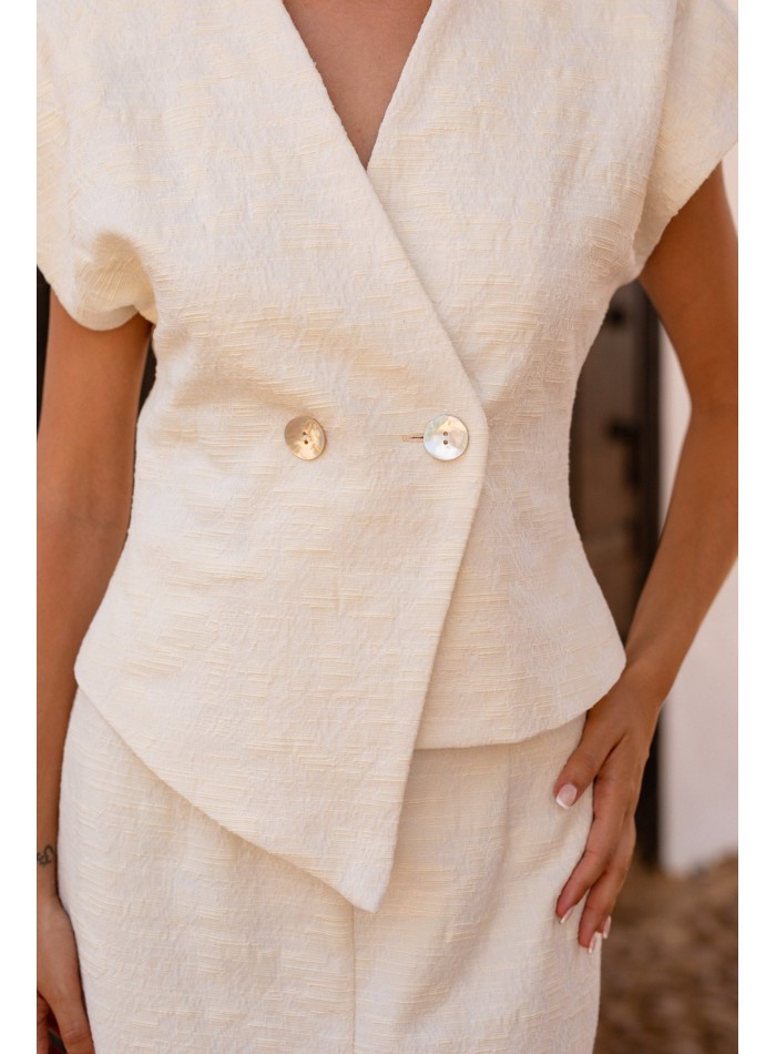 Two-piece white short-sleeved crossover set