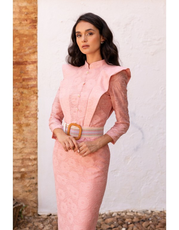 Vestido midi de invitada rosa en encaje floral 2