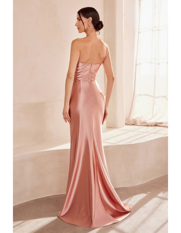 Robe d'invité sans bretelles en satin décolleté en cœur 2