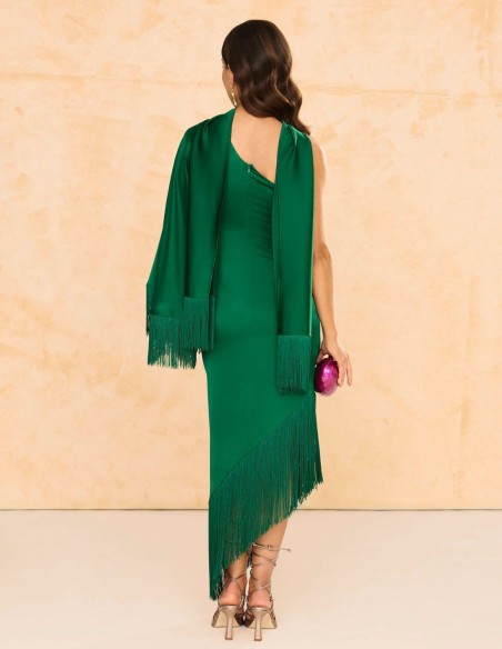 Vestido midi asimétrico con bajo de flecos color verde para invitada
