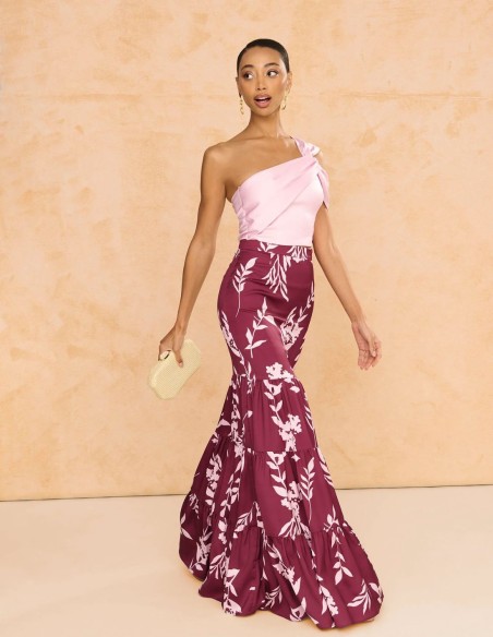 Falda larga con estampado floral y detalles de volantes