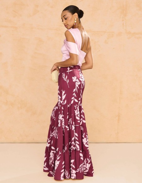 Long skirt with floral print and ruffle details