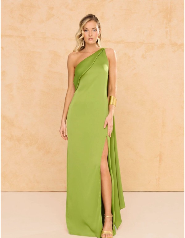 Vestido largo crepe saten color con capa larga verde