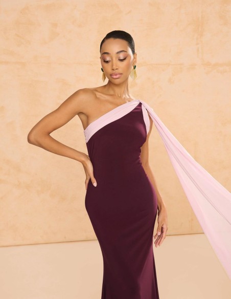 copy of Robe longue en crêpe satiné de couleur terracotta avec longue cape