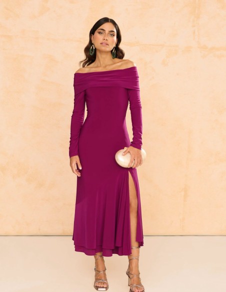 copy of Robe longue en crêpe satiné de couleur terracotta avec longue cape