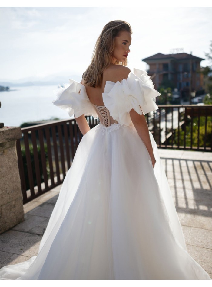 Robe de mariée longue en tulle avec manches...