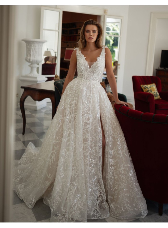 Vestido de novia con escote en V y tirantes