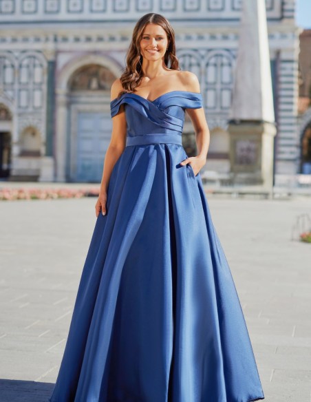 Robe de soirée longue en mikado avec encolure bardot