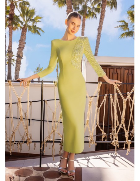 vestido midi de invitada verde