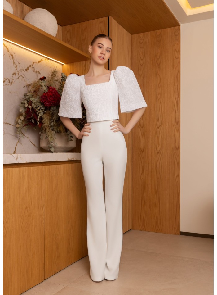 Set de dos piezas para invitada con mangas abullonadas y pantalón o falda