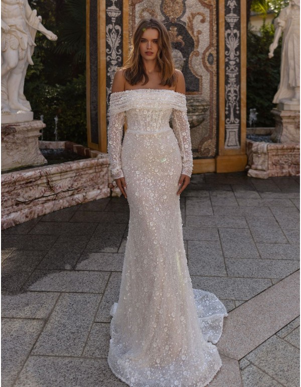 Vestido de novia en pedrería con escote bardot de manga larga 2