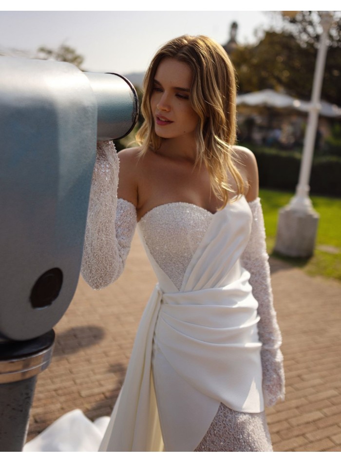 Sweetheart neckline wedding dress with...