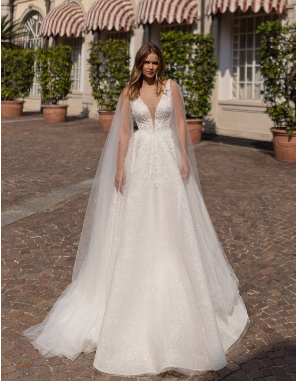 Vestido de novia largo en tul con cuerpo de pedrería 2