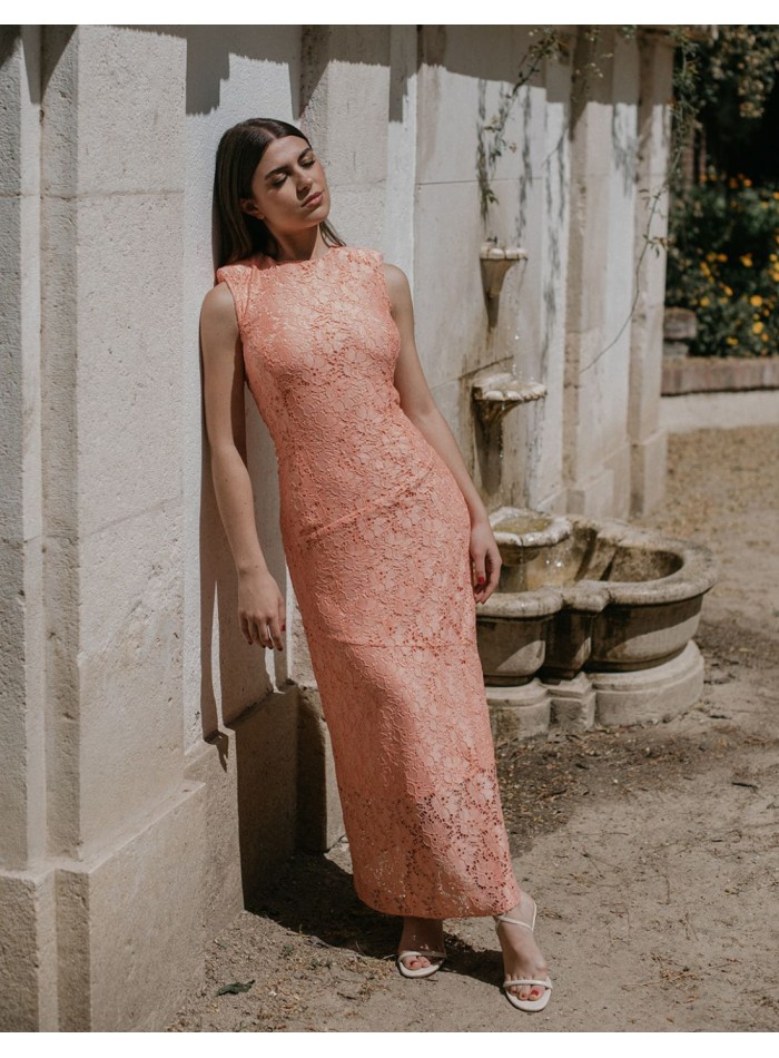 Robe midi corail avec épaulettes et tissu découpé