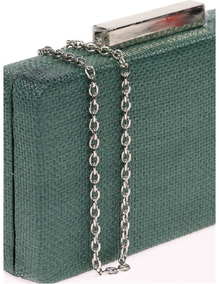 cartera de mano verde con cierre metalizado plata para invitada