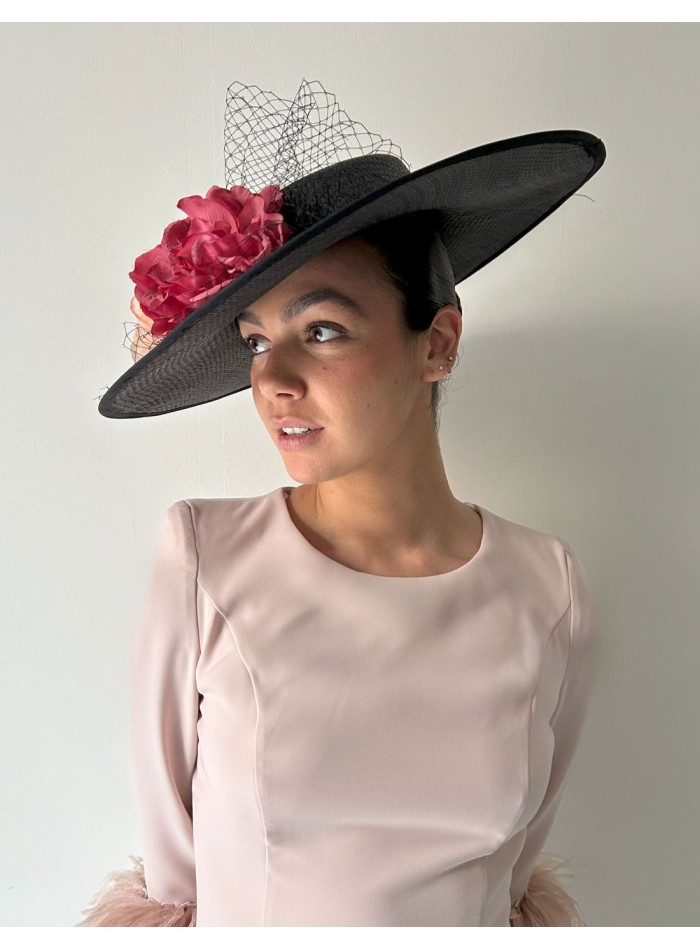 Pamela con base negra y flores de color