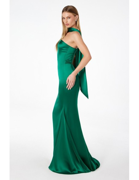 Vestido de fiesta palabra de honor ajustado con chal a juego