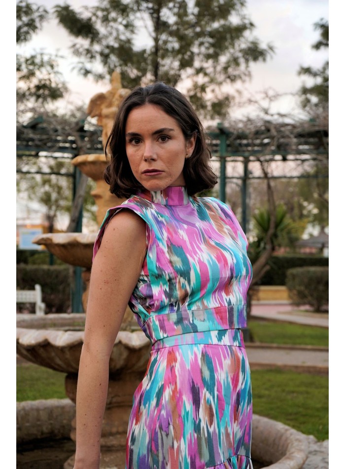 Blusa de fiesta estampada con corte moderno