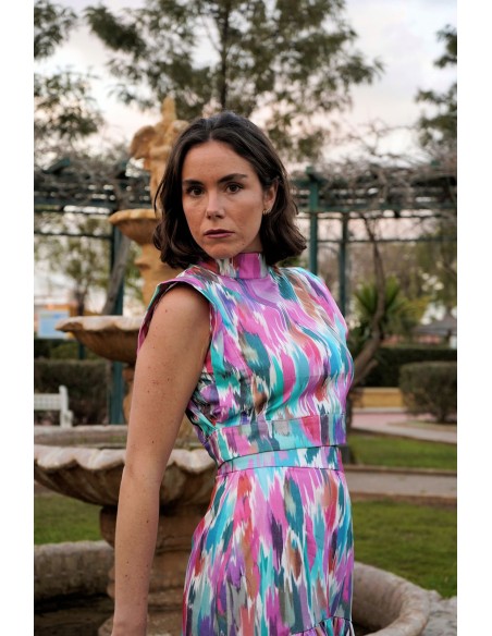 Blusa de fiesta estampada con corte moderno