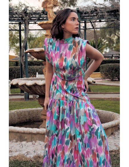 Falda larga de vuelo con estampado multicolor para invitada