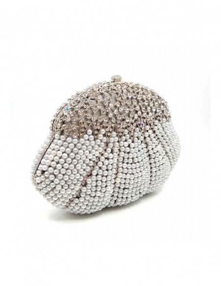 Clutch de fiesta con forma de concha y cristales de Swarovski en plata