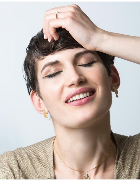 With these earrings you will be the perfect guest