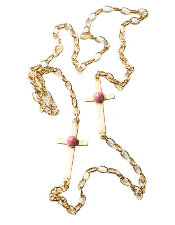 Eme Jewels crosses necklace for INVITADISIMA. Perfect guest.