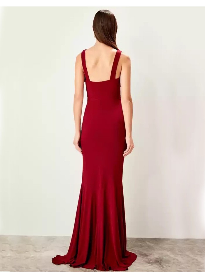 Maxi dress with V neckline and ruffle detail on the skirt