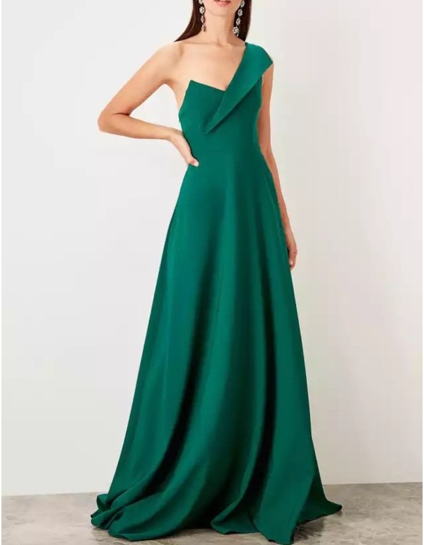 Asymmetric neckline maxi gown in emerald green