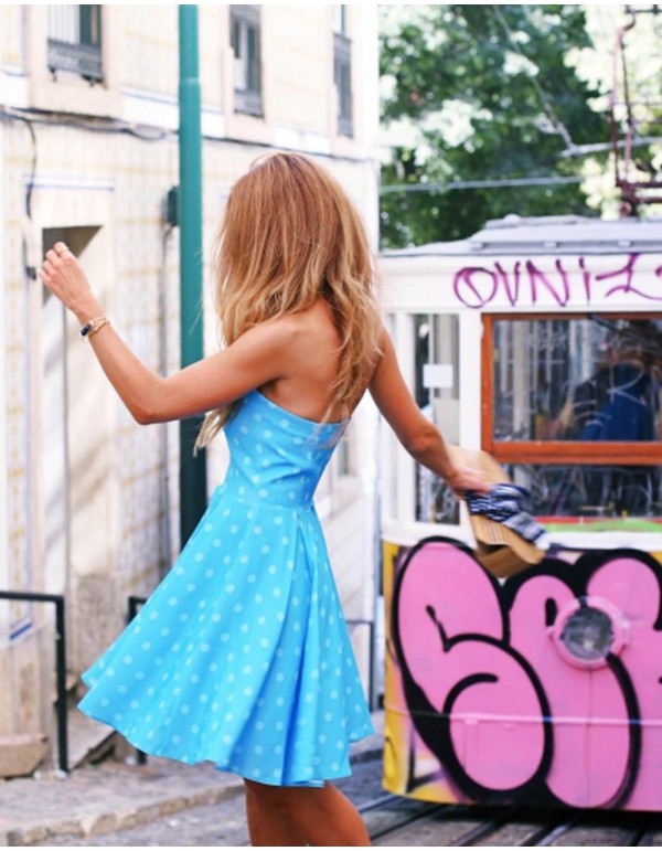 Vestido de fiesta de lunares palabra de honor con falda de vuelo con Ester del blog mi armario en Ruinas 2