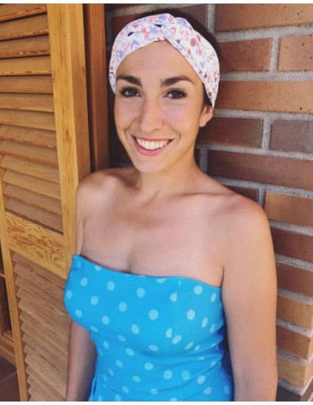 Vestido de fiesta de lunares palabra de honor con falda de vuelo.

 Alma obregón