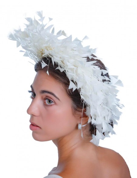 Tocado de novia con plumas naturales de Margarita Sangiovanni