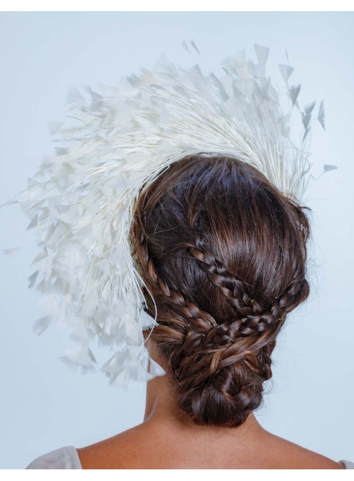 Natural feathered wedding headdress Margarita Sangiovanni - 4