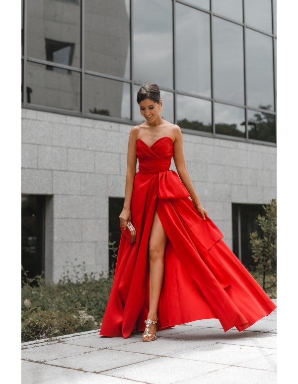 Vestido largo rojo escote corazón - INVITADA PERFECTA