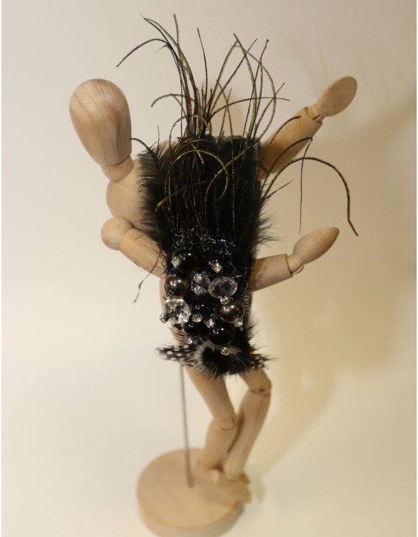 Diadema pedrería y plumas de VintiVintae 2