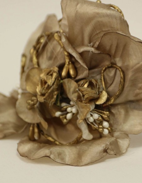 Golden and beige decorative headband by VintiVintae