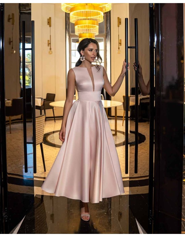 Vestido midi de fiesta con falda fluida rosa