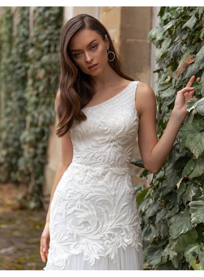 Wedding dress with rhinestone embroidery and bare shoulder from Pollardi