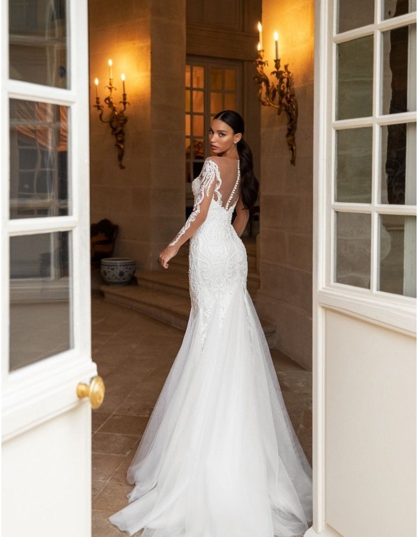 Vestido de novia con escote corazón y mangas con efecto tatuaje 2