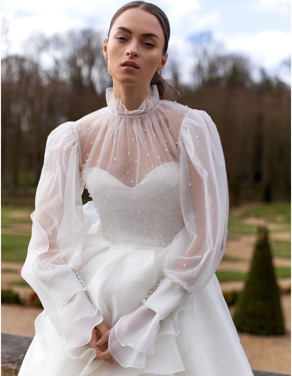 Wedding dress with long sleeves and layered skirt beautiful 2