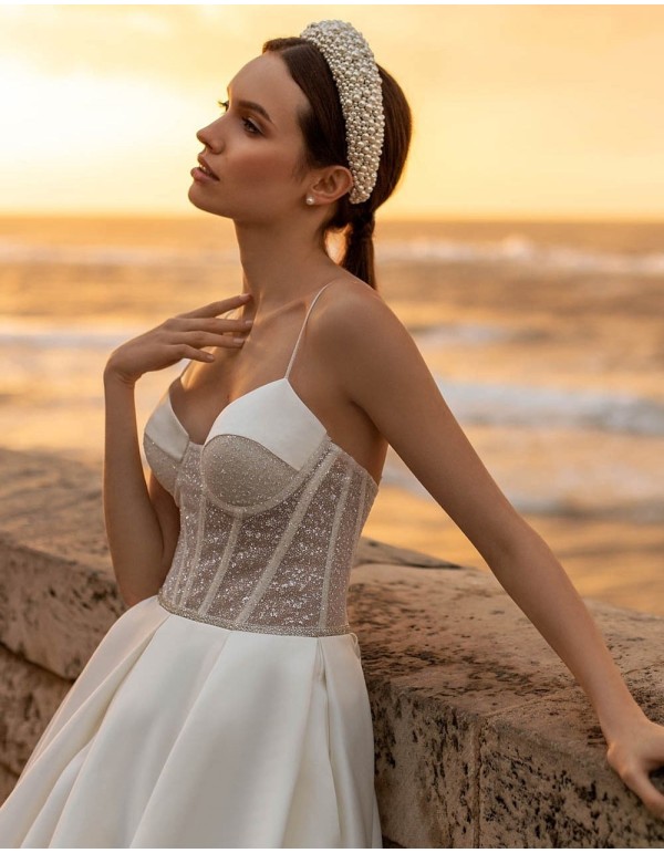 Diadema de fiesta adornada con perlas para novias 2