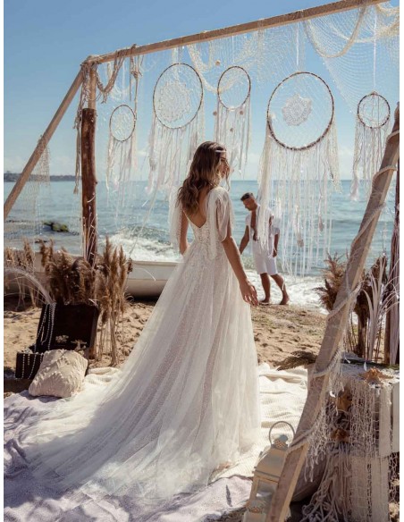 Vestido de novia de corte princesa, tejido en tul de encaje con pedrería y con espalda descubierta Jeorjett Fashion Group - 3